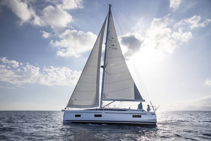 2023 Bavaria C42