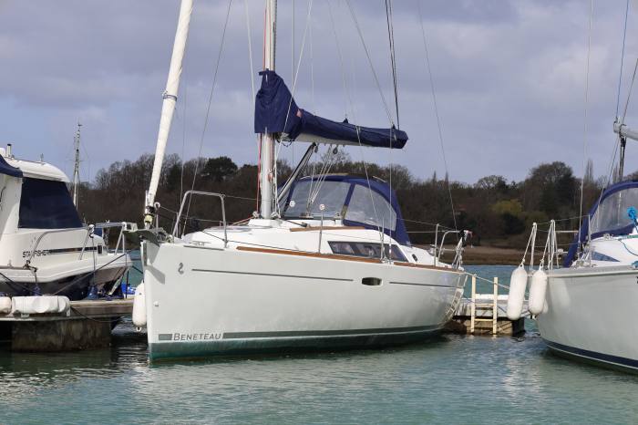 2010 Beneteau Oceanis 31