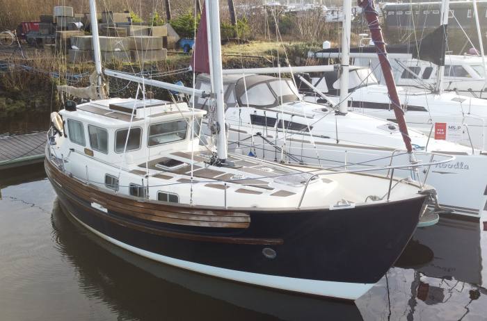 1985 Fisher 34